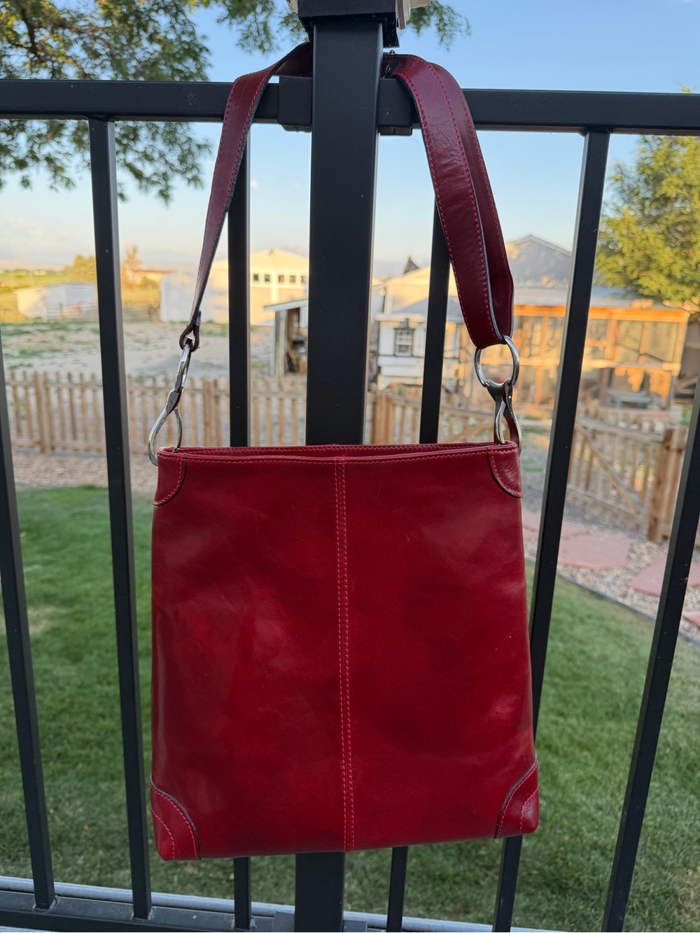 Borse in Pelle Cranberry Italian Leather Tote Bag NWOT - Picture 8 of 10
